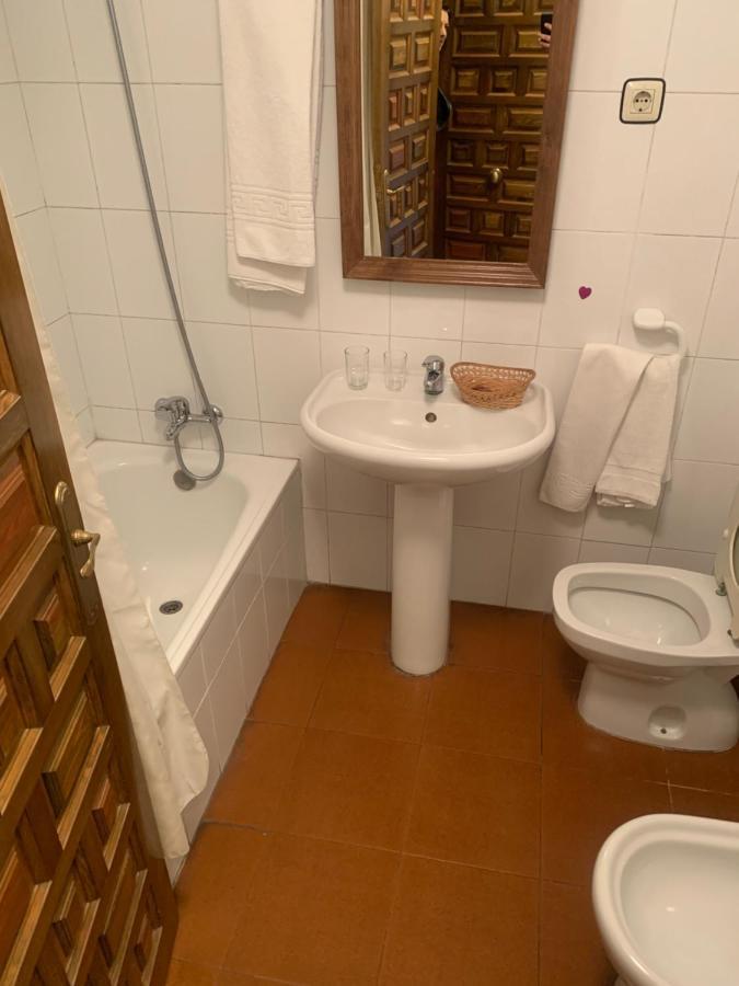 Hotel Restaurante Rio Cuervo Vega del Cadorno エクステリア 写真