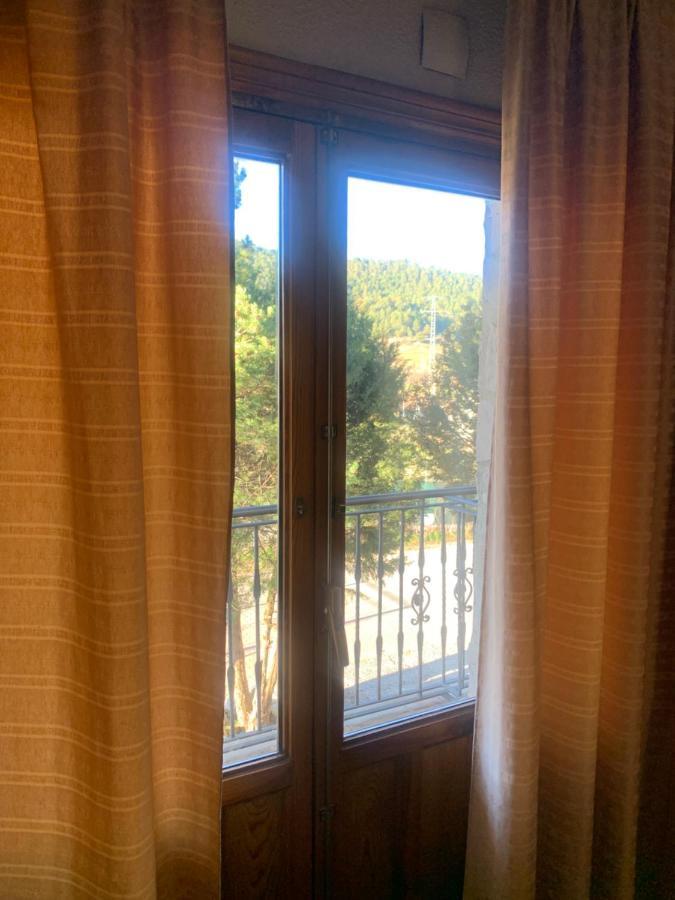 Hotel Restaurante Rio Cuervo Vega del Cadorno エクステリア 写真