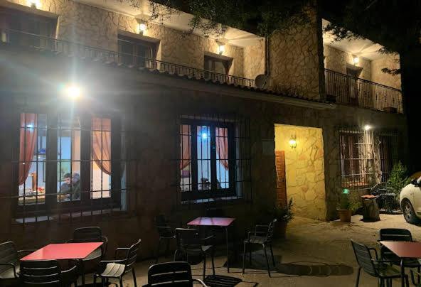 Hotel Restaurante Rio Cuervo Vega del Cadorno エクステリア 写真