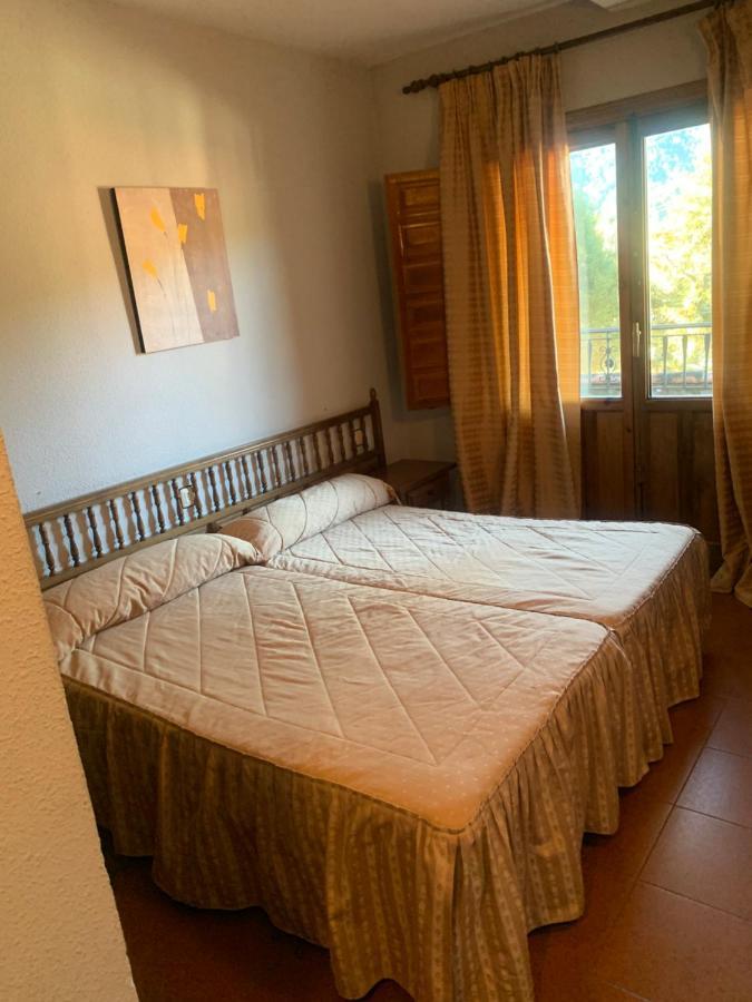 Hotel Restaurante Rio Cuervo Vega del Cadorno エクステリア 写真