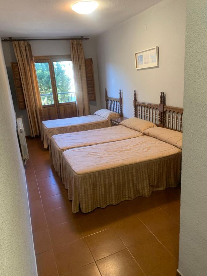 Hotel Restaurante Rio Cuervo Vega del Cadorno エクステリア 写真