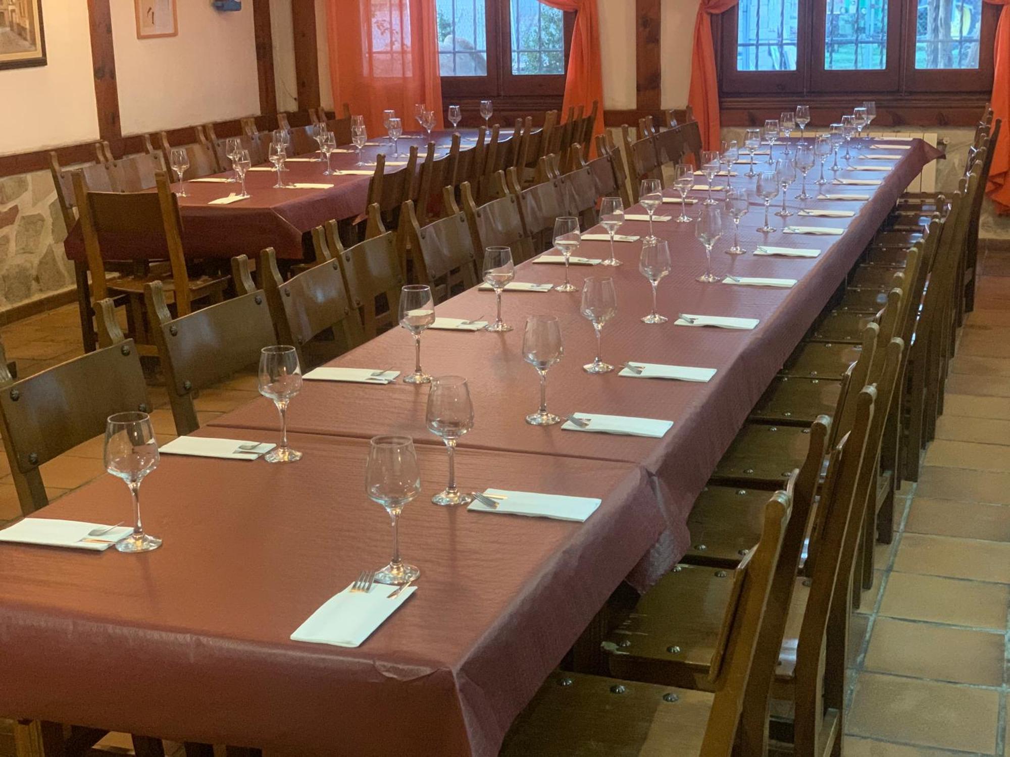 Hotel Restaurante Rio Cuervo Vega del Cadorno エクステリア 写真