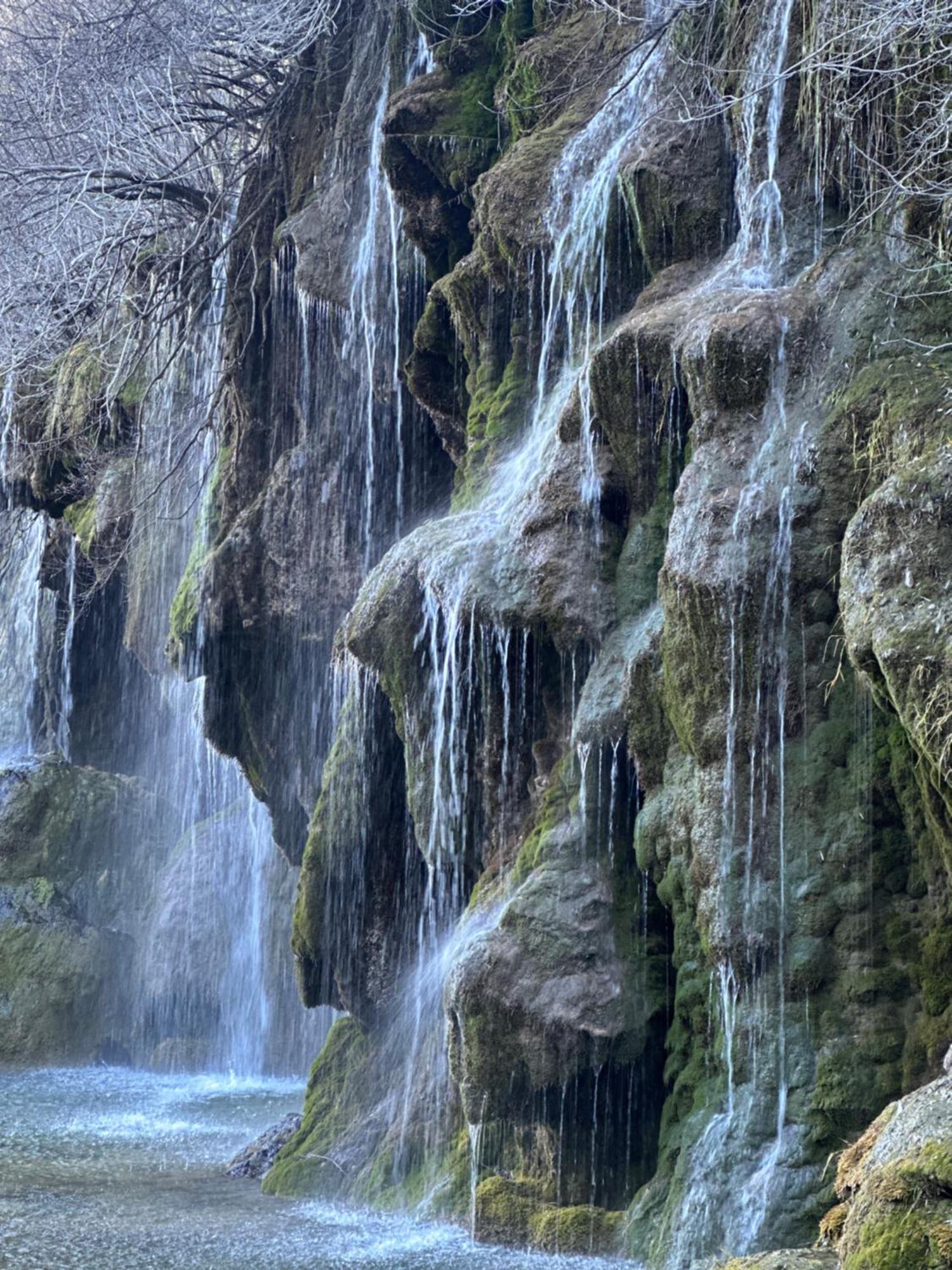 Hotel Restaurante Rio Cuervo Vega del Cadorno エクステリア 写真