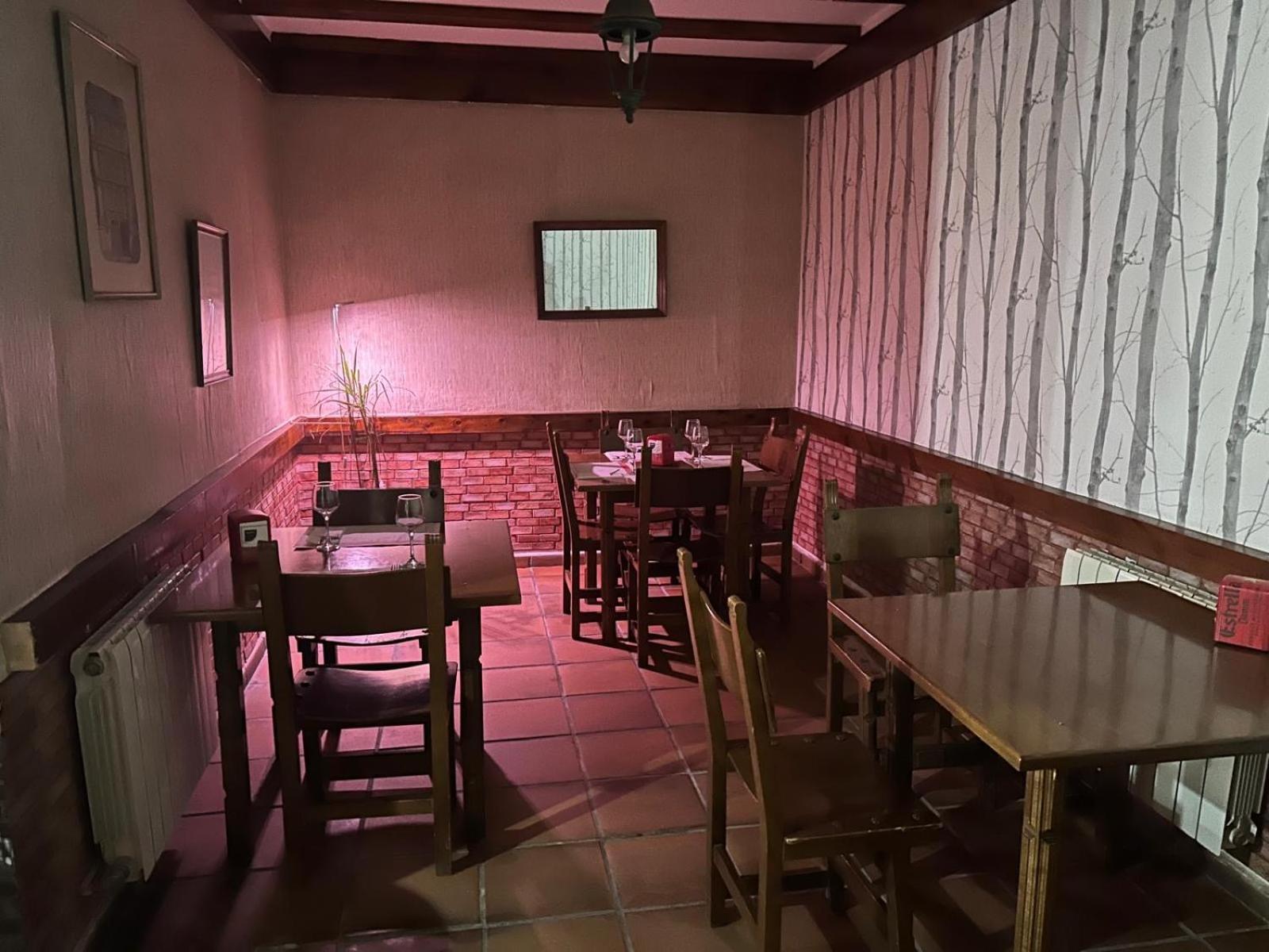 Hotel Restaurante Rio Cuervo Vega del Cadorno エクステリア 写真