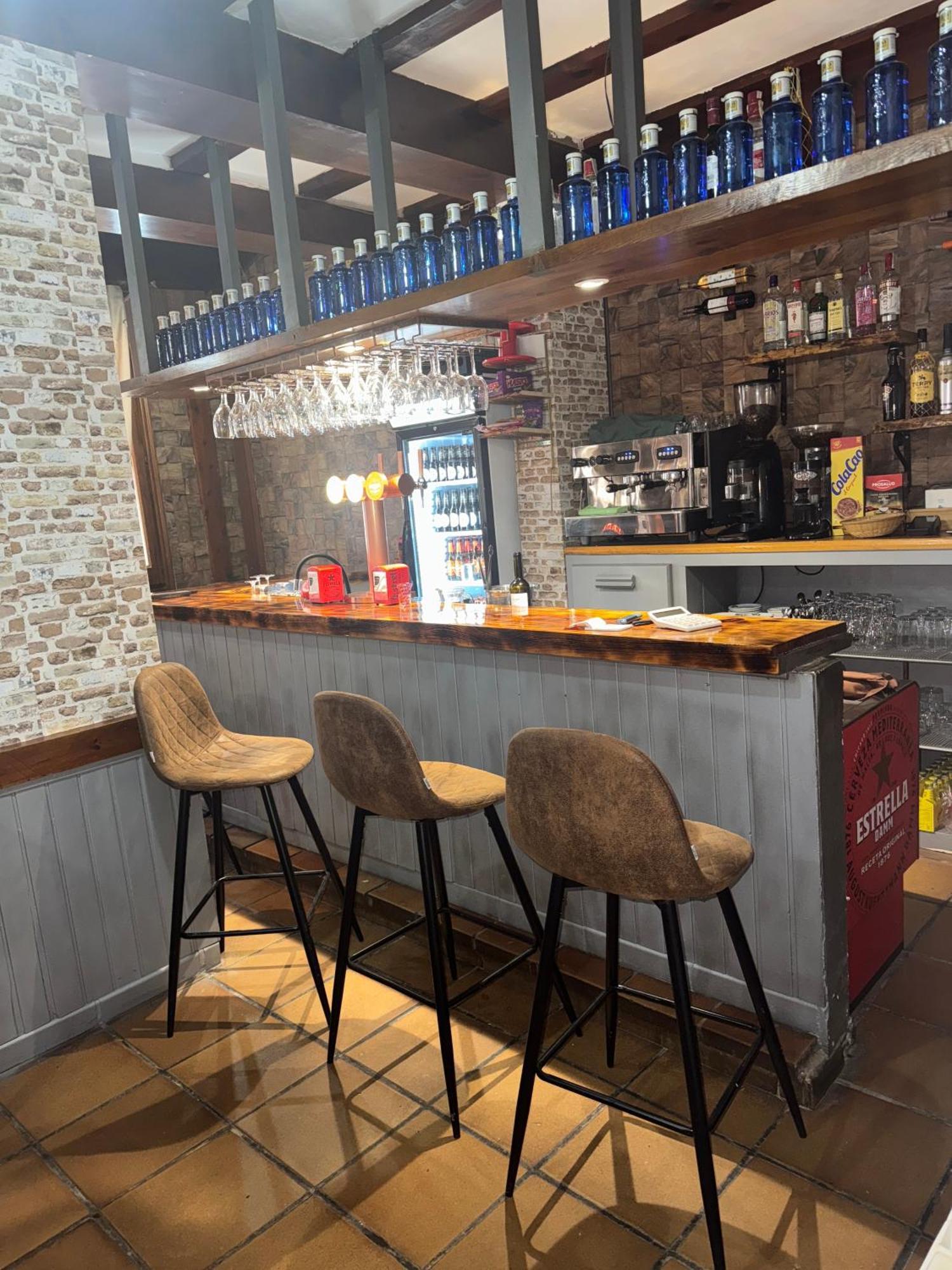 Hotel Restaurante Rio Cuervo Vega del Cadorno エクステリア 写真